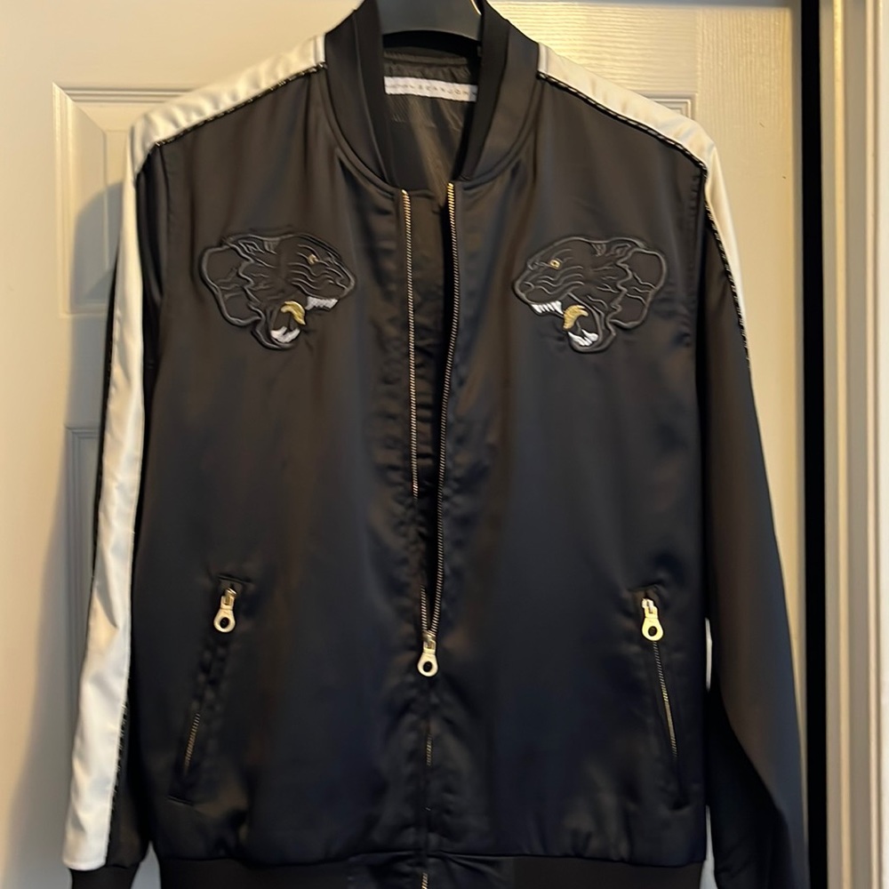 Like new Mens Sean John light weight jacket
